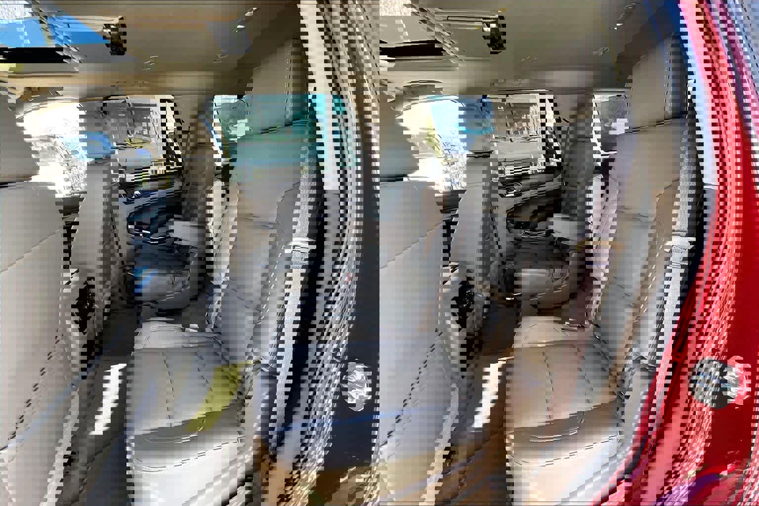 Used 2018 Chevrolet Tahoe LT image 18