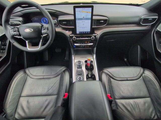 Certified 2023 Ford Explorer Platinum w/ Technology Package AWD/4WD image 18
