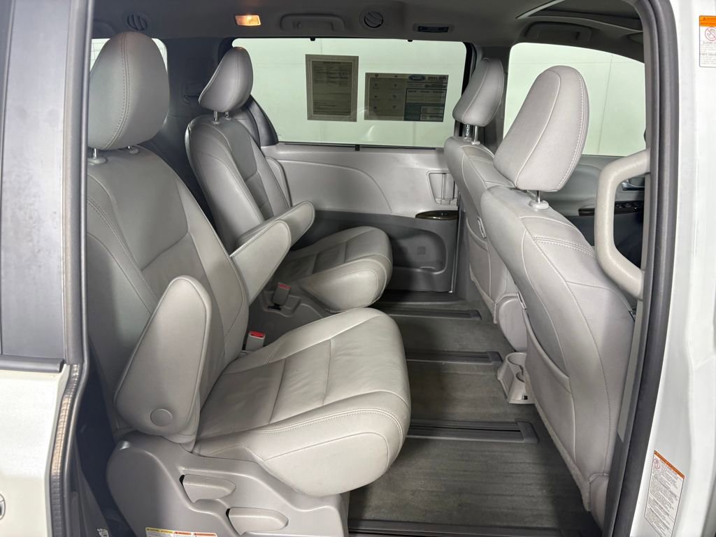 Used 2018 Toyota Sienna XLE w/ XLE Navigation Package image 37