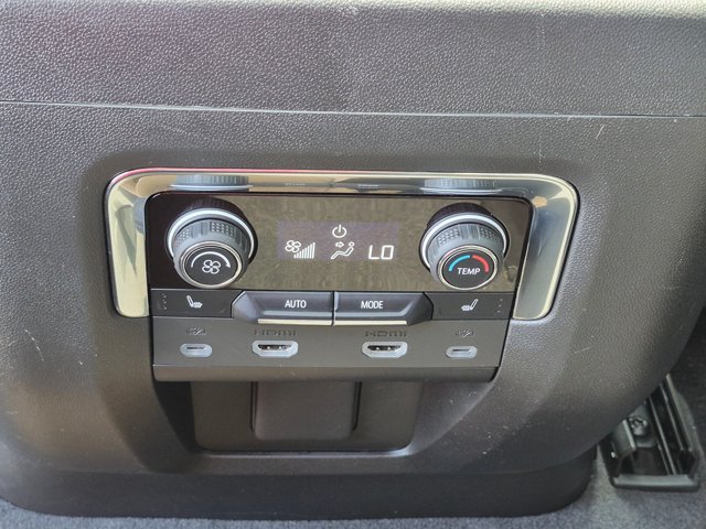 Used 2023 Chevrolet Tahoe Premier RWD image 33