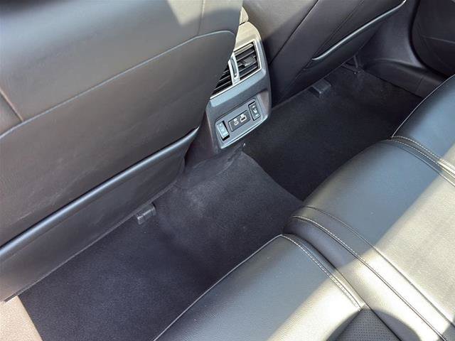 Used 2023 Nissan Maxima SL FWD image 15