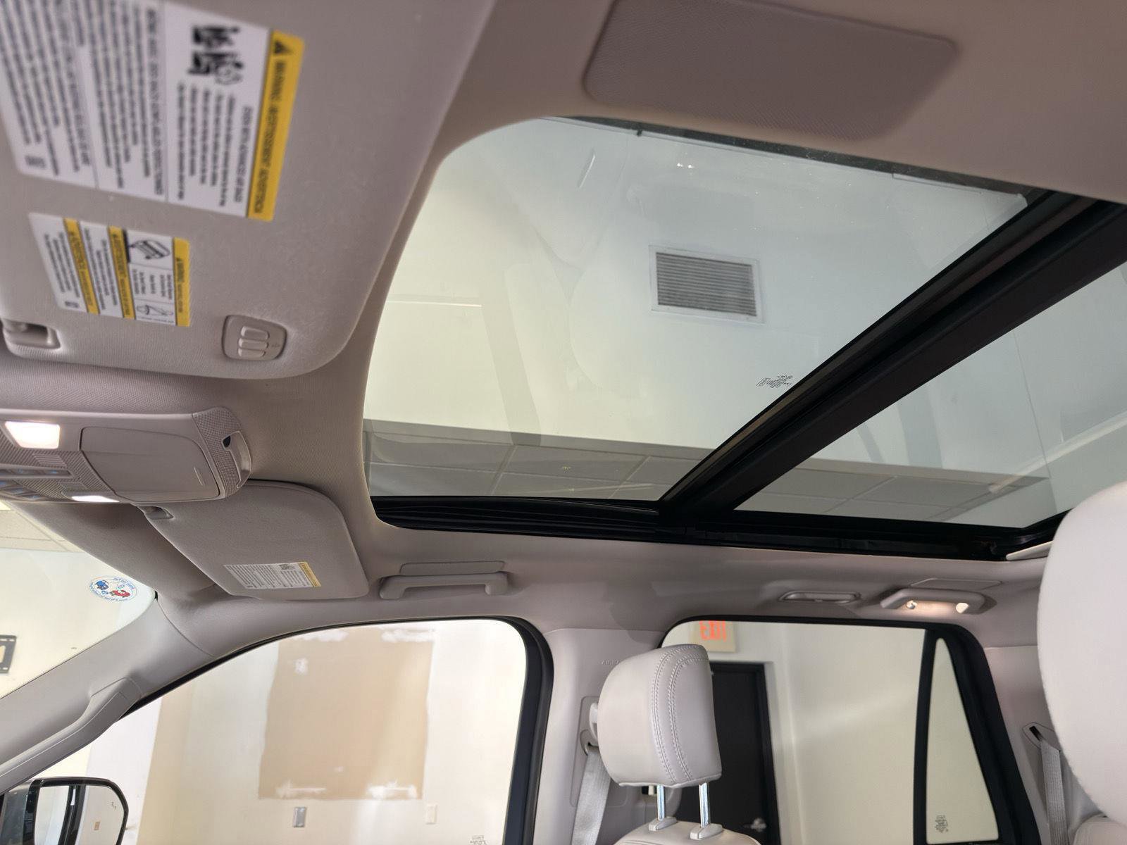 Certified 2024 Ford Expedition Max Platinum image 22