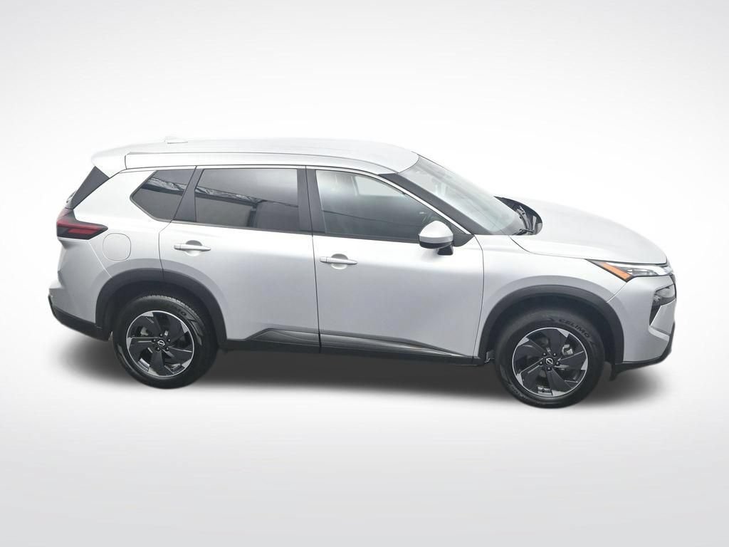 Used 2025 Nissan Rogue SV FWD image 34