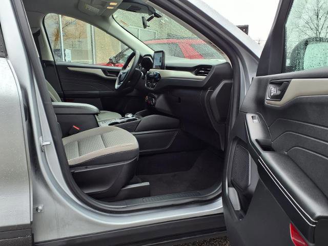 Certified 2022 Ford Escape SE w/ Cold Weather Package image 21