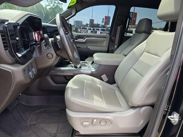 Used 2023 Chevrolet Silverado 1500 LTZ w/ LTZ Premium Package AWD/4WD image 13