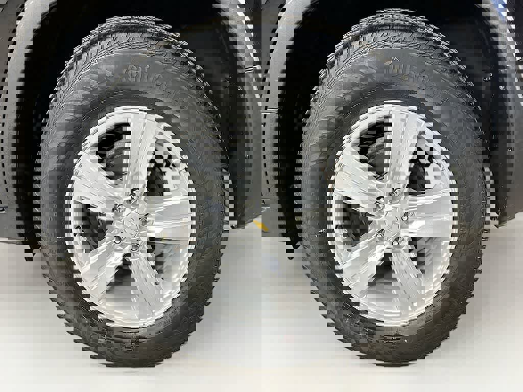 Used 2020 Chevrolet Trax LS w/ Tint and Cruise Package image 11