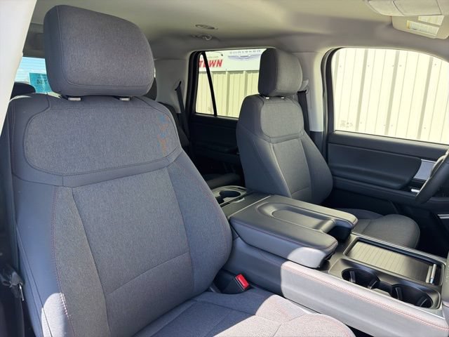 Certified 2025 Ford Expedition Active AWD/4WD image 8