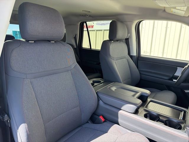 Certified 2025 Ford Expedition Active image 8