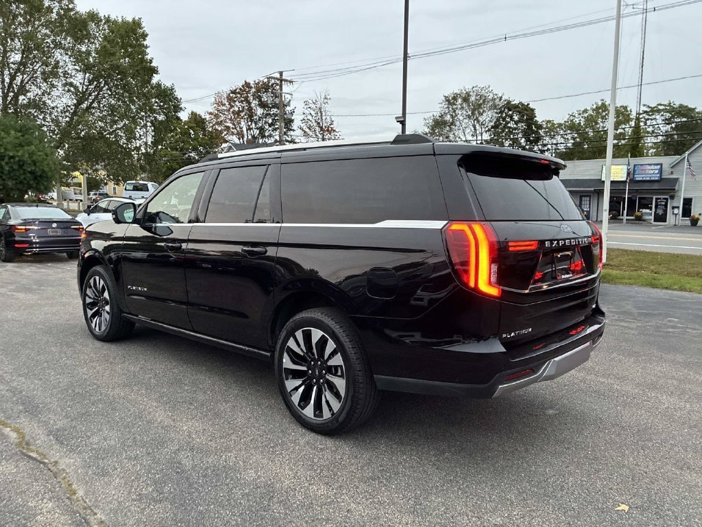 Certified 2025 Ford Expedition Max Platinum w/ Driver's Package AWD/4WD image 5
