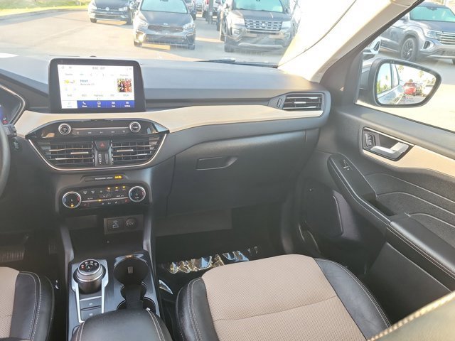 Certified 2022 Ford Escape Titanium w/ Titanium Premium Package image 21