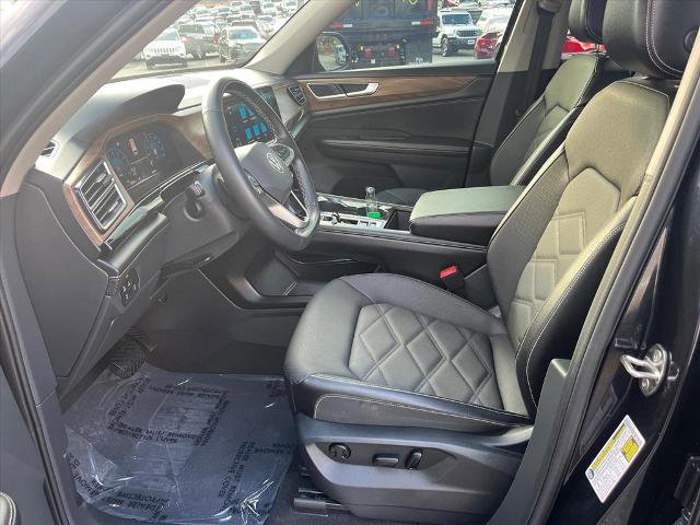 Used 2024 Volkswagen Atlas SE image 16