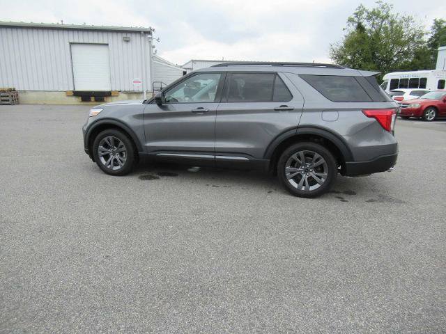 Certified 2022 Ford Explorer XLT w/ Equipment Group 202A AWD/4WD image 8
