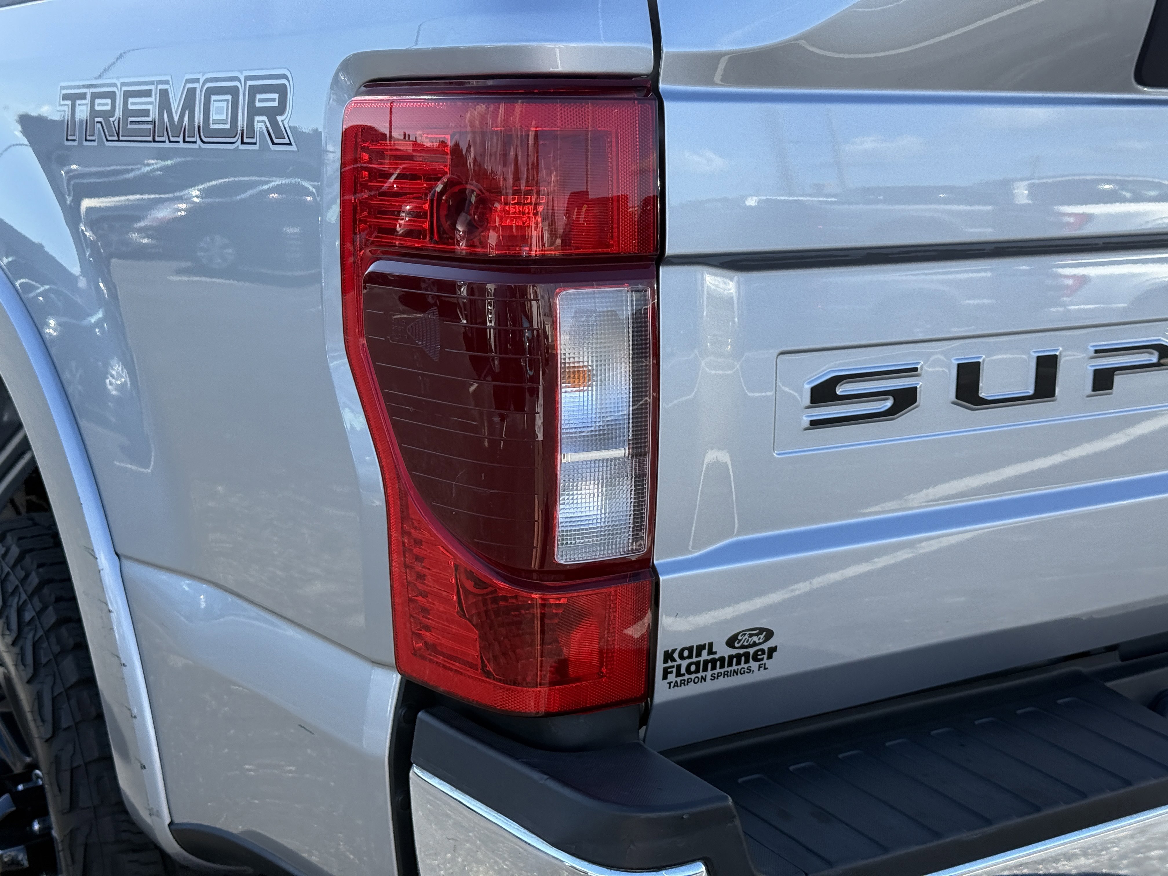 Certified 2022 Ford F250 Lariat w/ Tremor Off-Road Package image 8