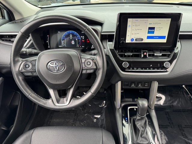 Used 2024 Toyota Corolla Cross XLE image 11