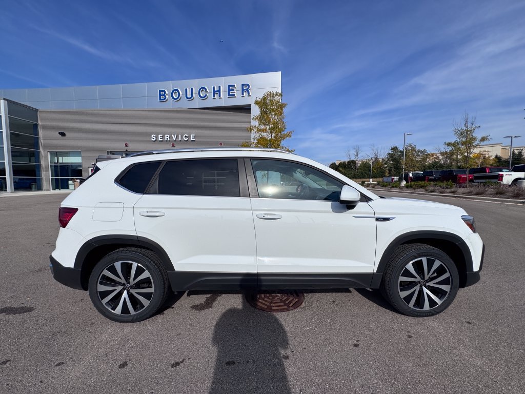 Used 2023 Volkswagen Taos SE AWD/4WD image 5