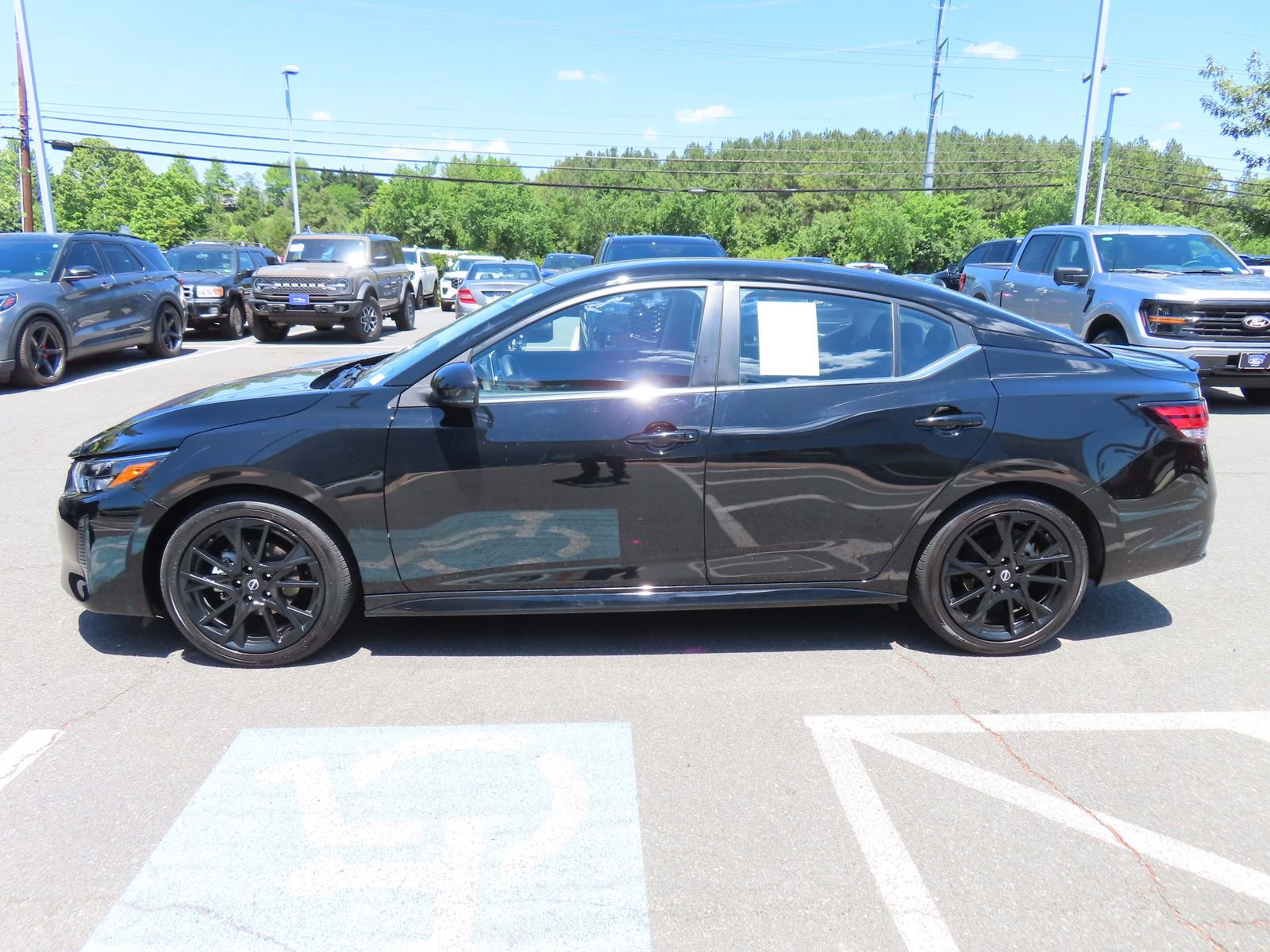 Used 2025 Nissan Sentra SR w/ Midnight Edition FWD image 8