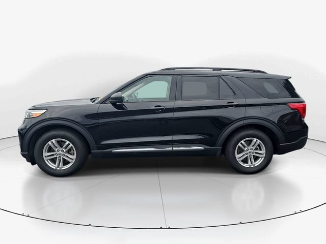 Certified 2024 Ford Explorer XLT w/ Equipment Group 202A RWD image 6