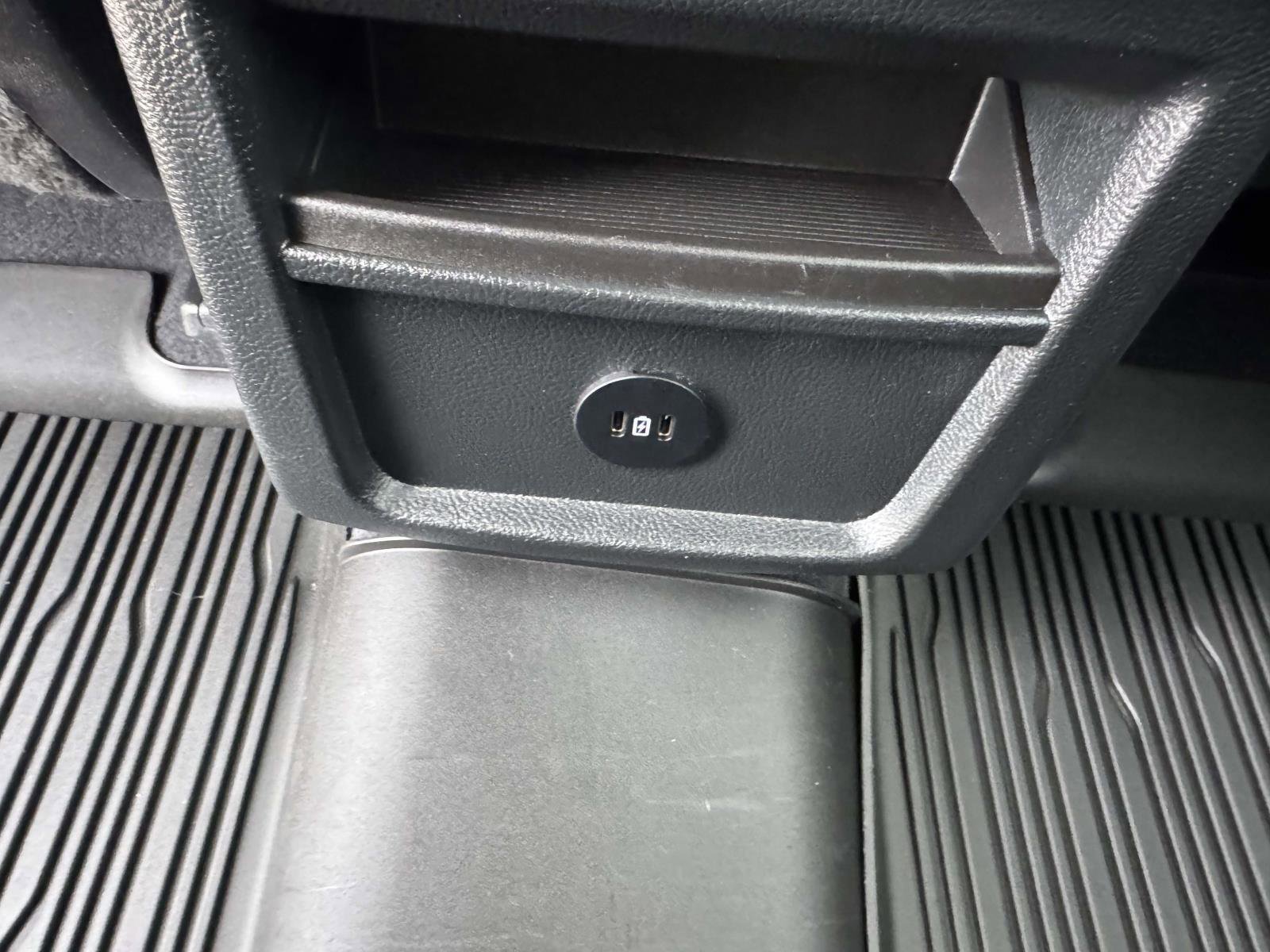 Certified 2024 Ford Edge SE image 20