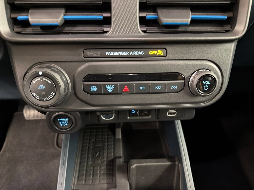 Certified 2025 Ford Maverick Lobo AWD/4WD image 14
