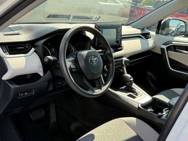 Used 2020 Toyota RAV4 XLE AWD/4WD image 12