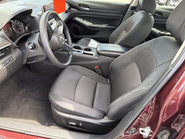 Used 2025 Nissan Altima 2.5 SV FWD image 8