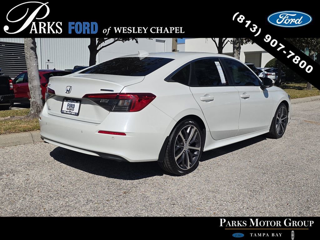 Used 2022 Honda Civic Touring image 3