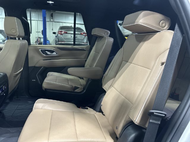 Used 2024 Chevrolet Tahoe Premier w/ Premium Package AWD/4WD image 30