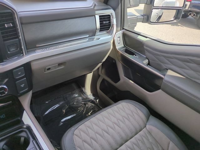 Certified 2025 Ford F350 Platinum w/ Platinum Plus Package AWD/4WD image 17
