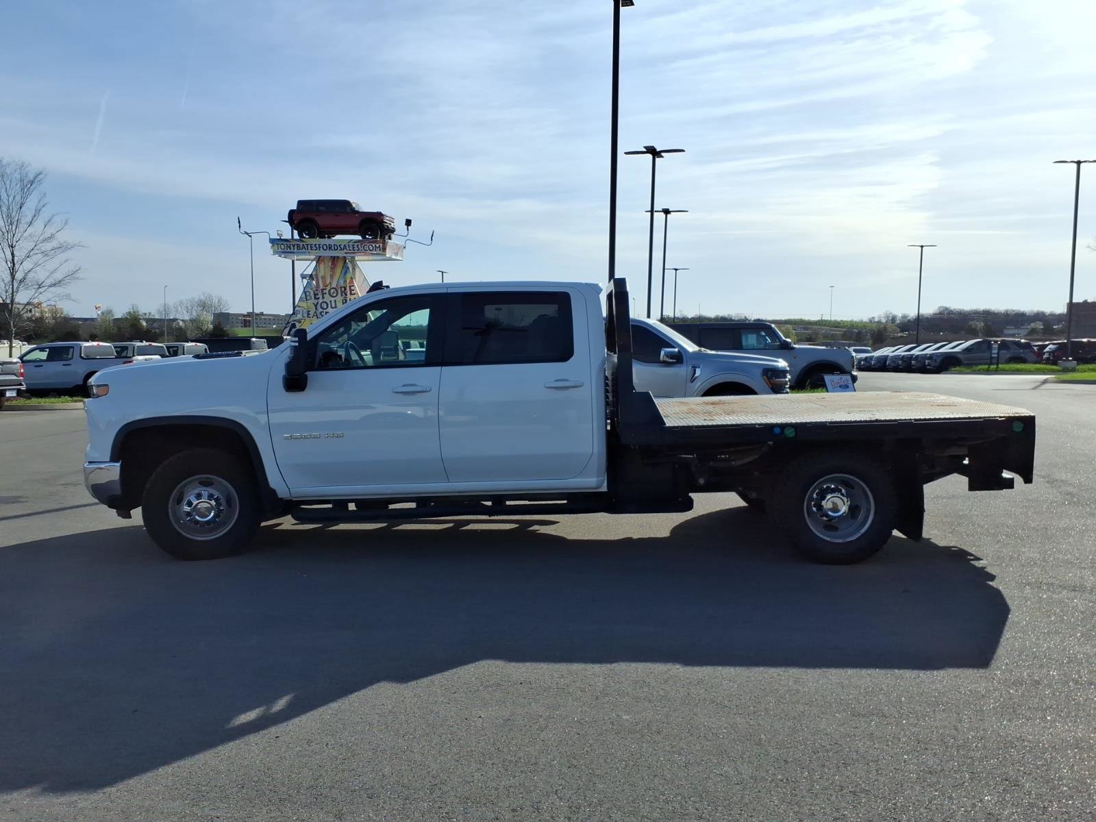 Used 2024 Chevrolet Silverado 3500 LT w/ Convenience Package image 2