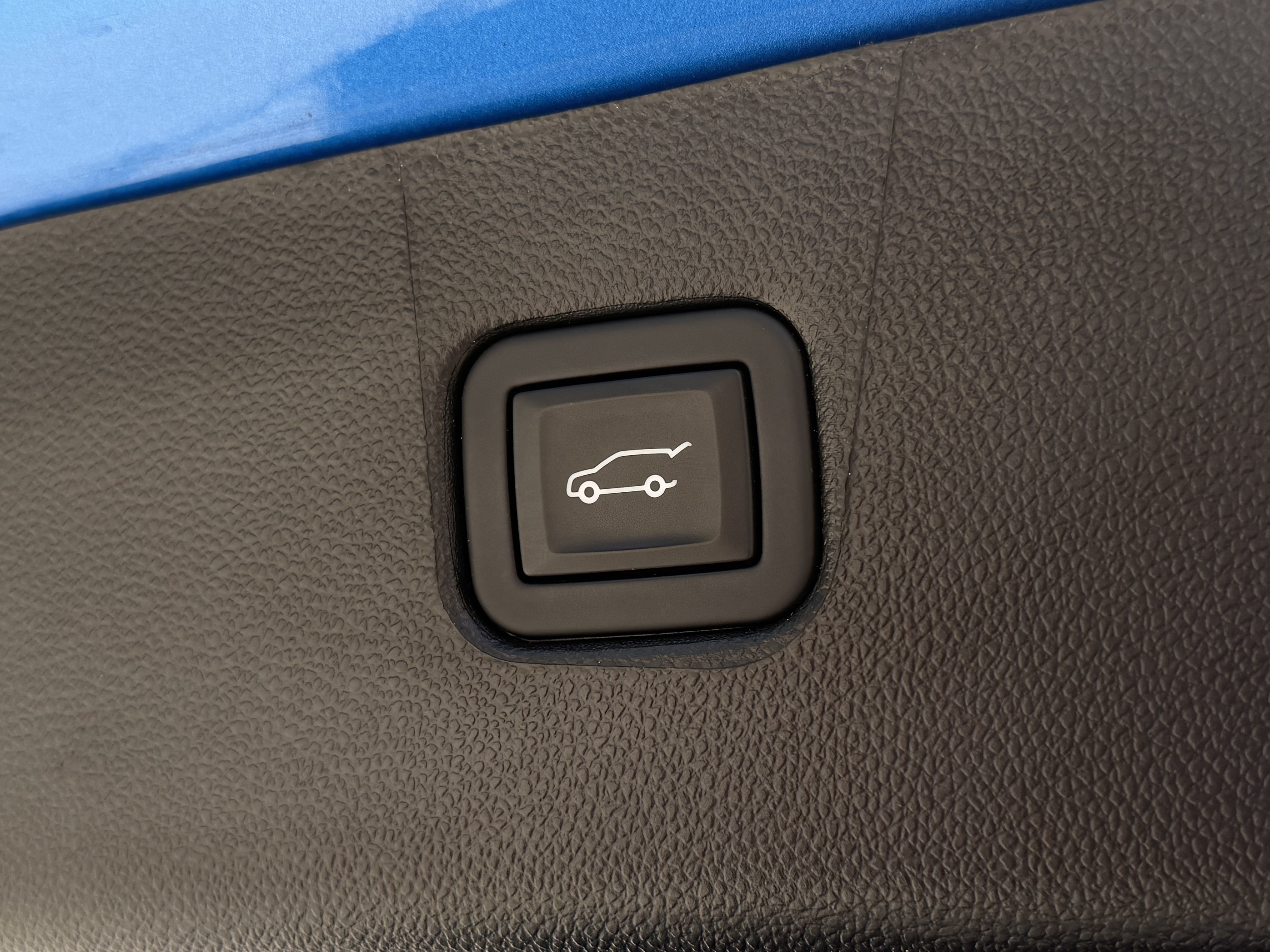 Used 2024 Chevrolet Blazer LT w/ Convenience Package FWD image 9