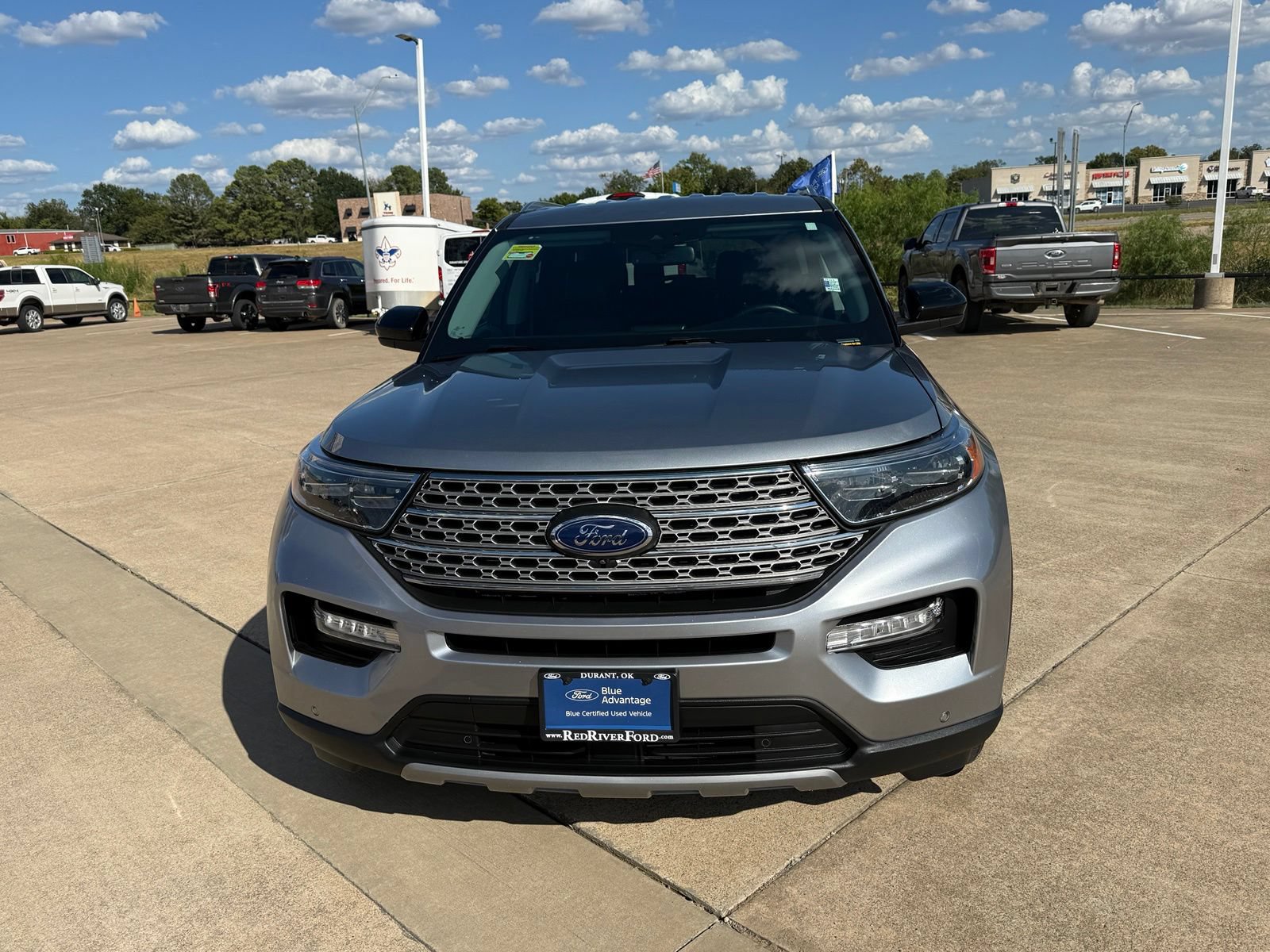 Certified 2024 Ford Explorer Limited RWD image 2