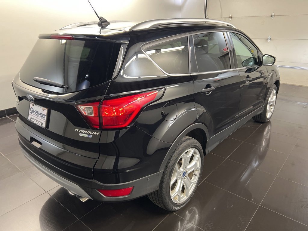 Certified 2019 Ford Escape Titanium image 4