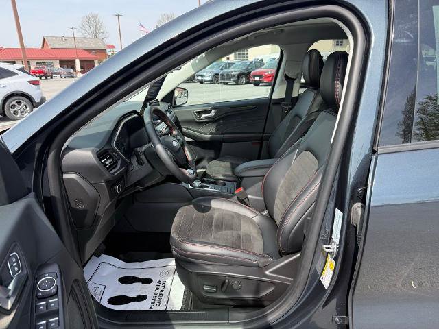 Certified 2022 Ford Escape SEL w/ SEL Stealth AWD Package image 11