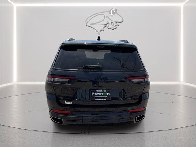 Used 2023 Jeep Grand Cherokee L Summit w/ Advanced Protech Group IV AWD/4WD image 4