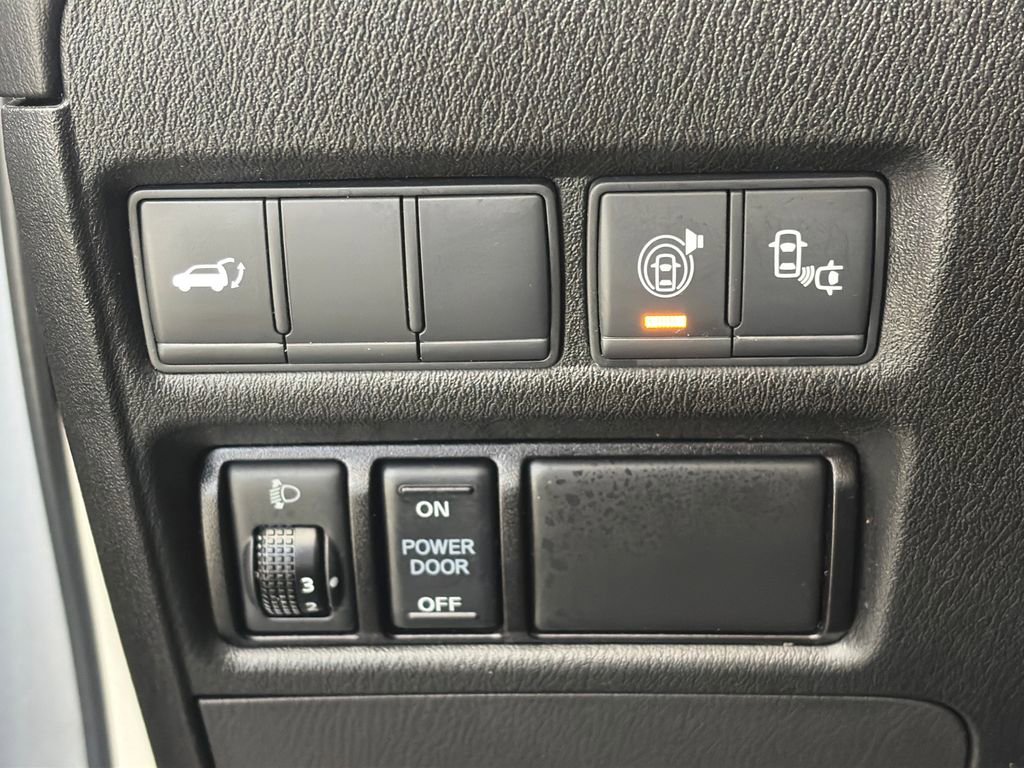 Used 2017 Nissan Armada Platinum w/ Captain Seat Package AWD/4WD image 25