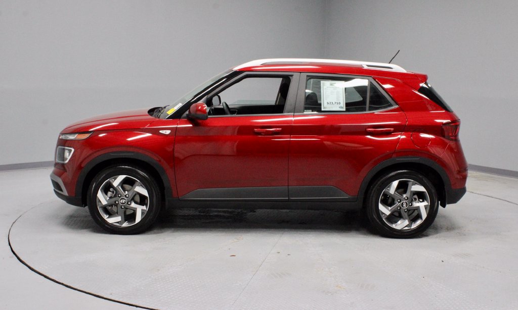 Used 2025 Hyundai Venue SEL FWD image 8