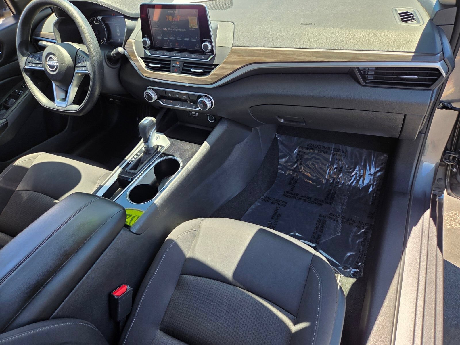 Used 2024 Nissan Altima 2.5 SV FWD image 16