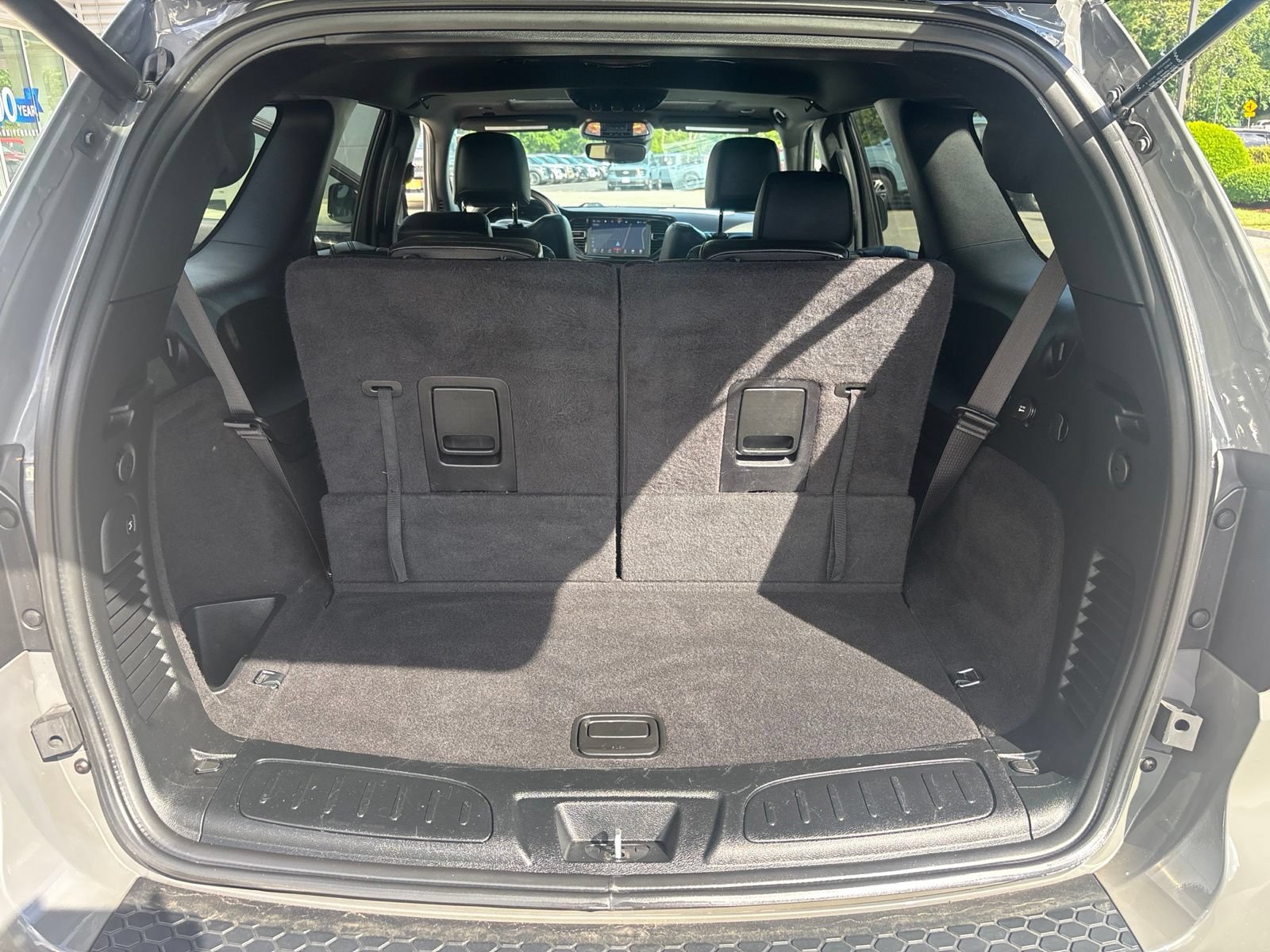 Used 2023 Dodge Durango R/T w/ Tow 'N Go Package AWD/4WD image 40