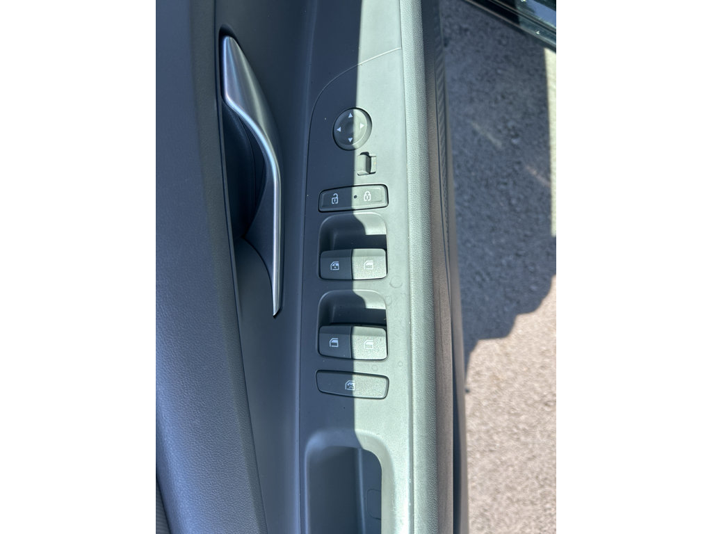Used 2021 Hyundai Elantra SEL FWD image 14