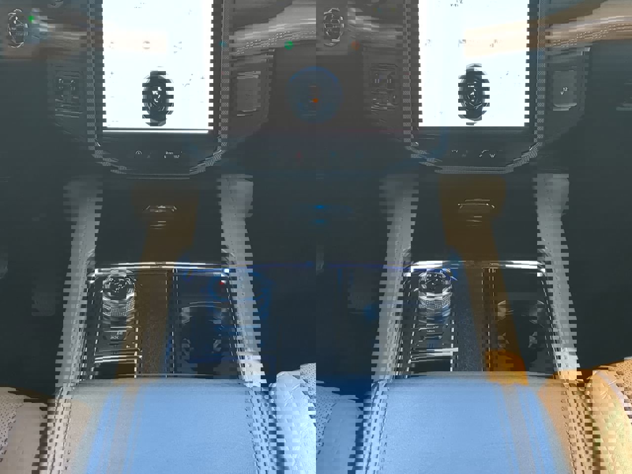 Certified 2024 Ford Expedition Max Platinum image 17