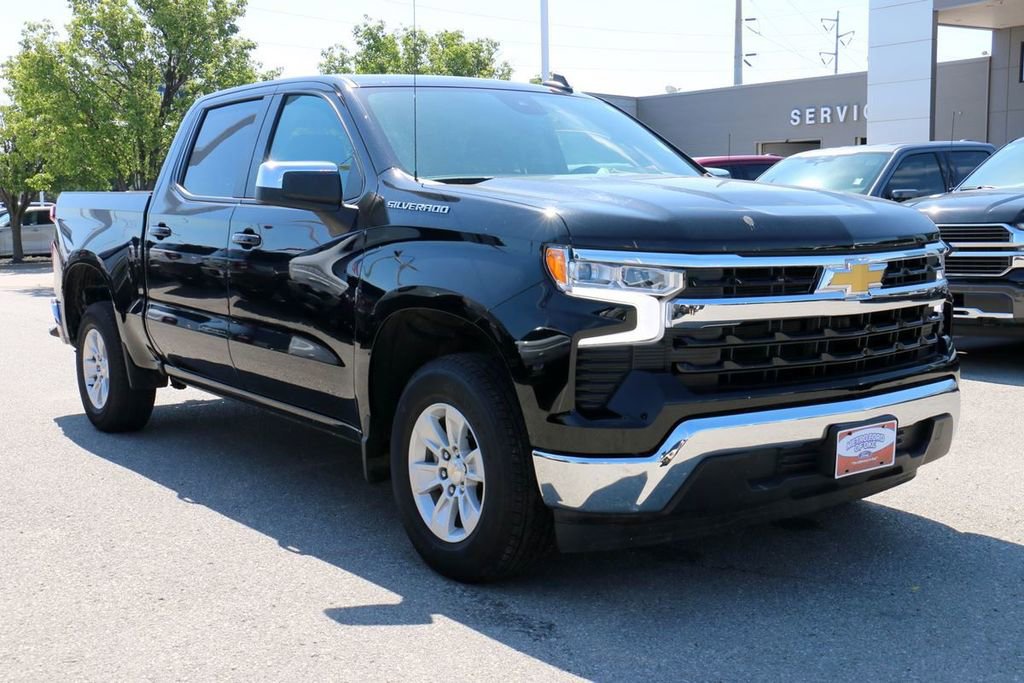 Used 2025 Chevrolet Silverado 1500 LT RWD image 4