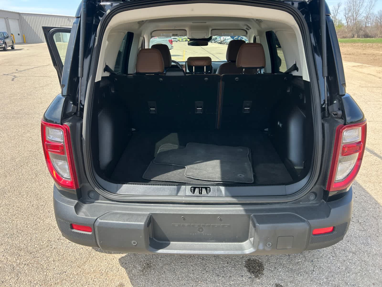 Certified 2025 Ford Bronco Sport Outer Banks w/ Outer Banks Tech Package+ AWD/4WD image 19