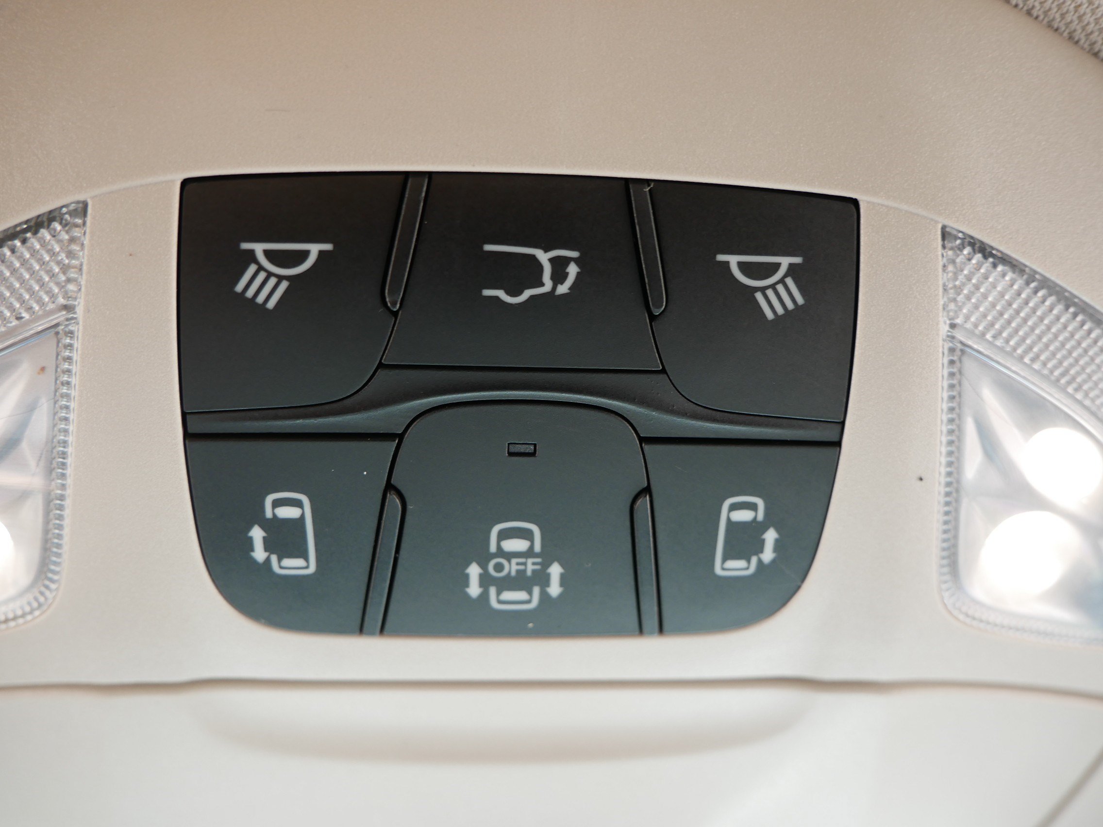 Used 2023 Chrysler Pacifica Limited FWD image 35