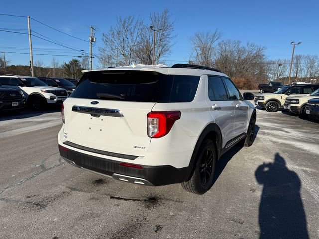 Certified 2022 Ford Explorer XLT w/ Equipment Group 202A image 28