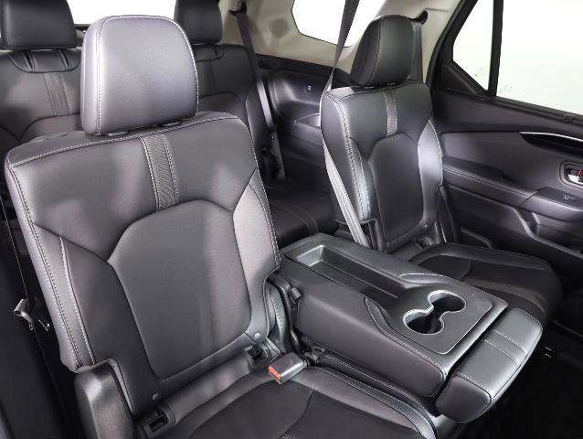 Used 2024 Honda Pilot Touring image 10