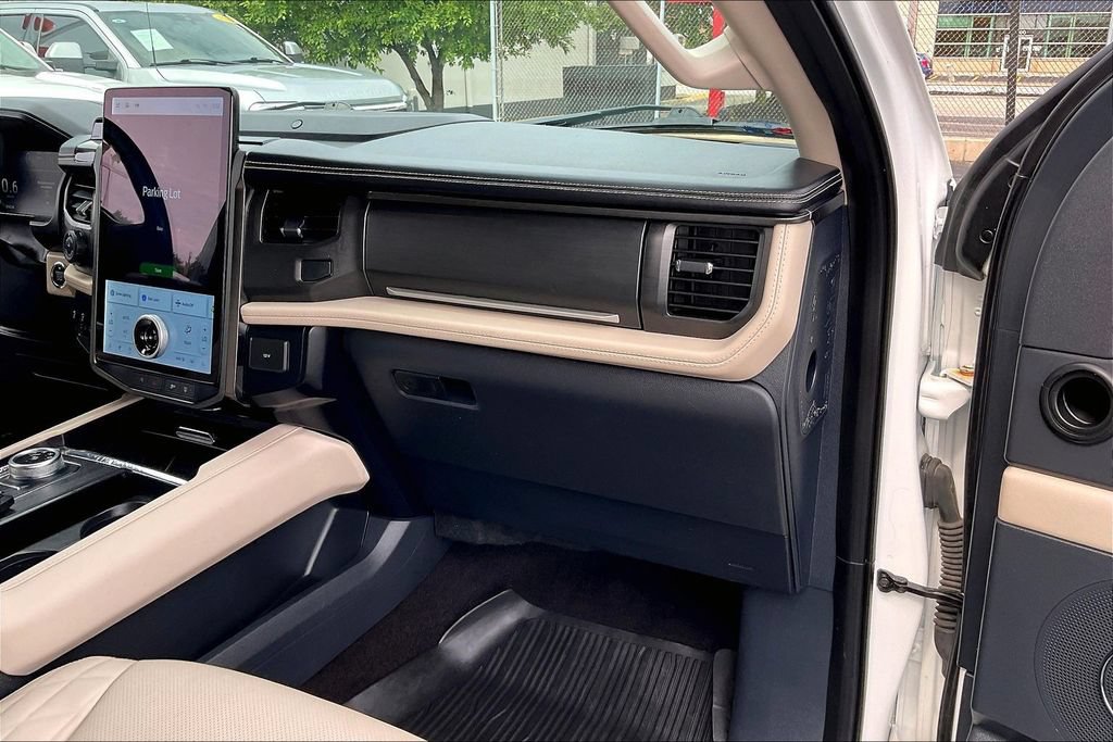 Certified 2022 Ford Expedition Platinum AWD/4WD image 15