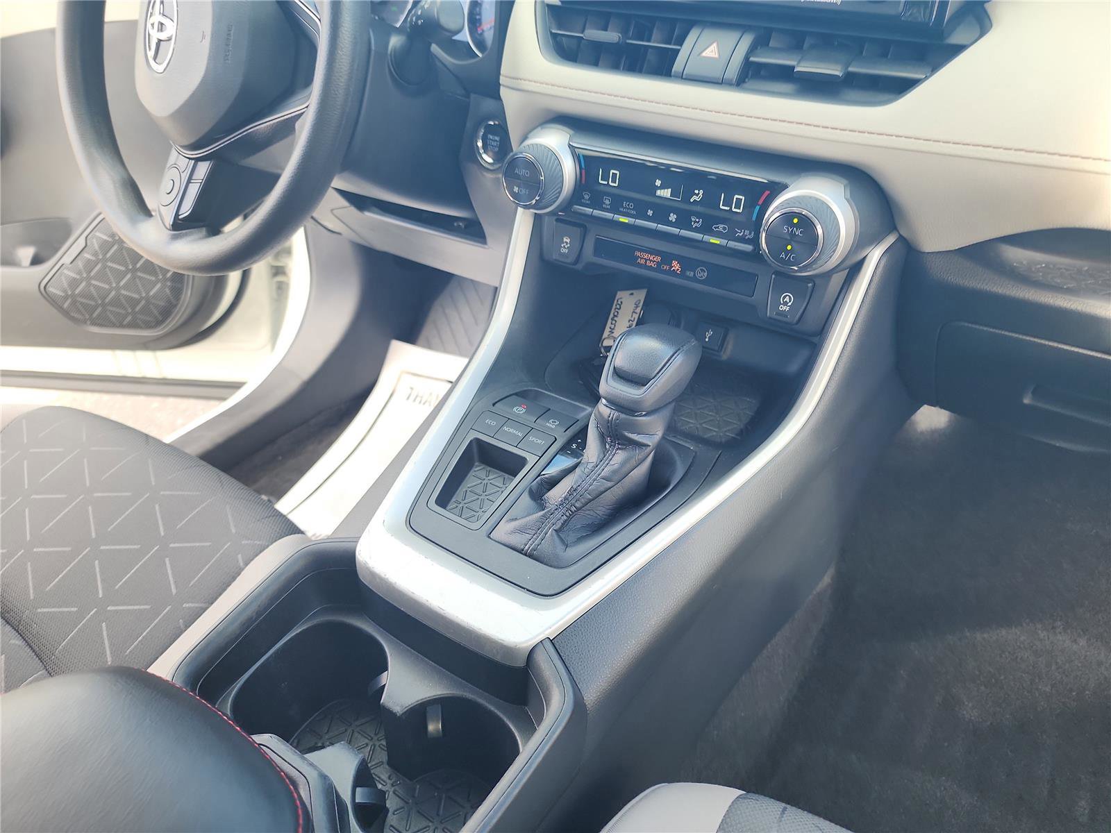 Used 2021 Toyota RAV4 XLE image 32