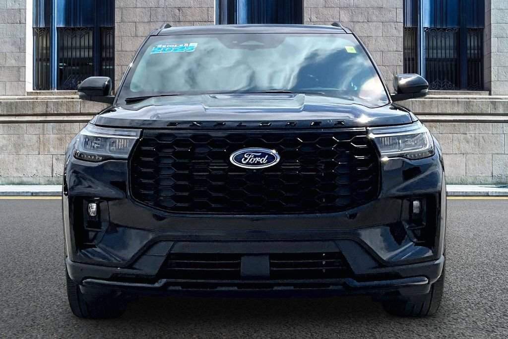 Certified 2025 Ford Explorer ST-Line w/ ST-Line Street Pack AWD/4WD image 3