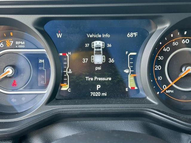 Used 2024 Jeep Gladiator Mojave w/ Technology Group image 20