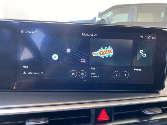 Used 2025 Kia Sorento EX image 19